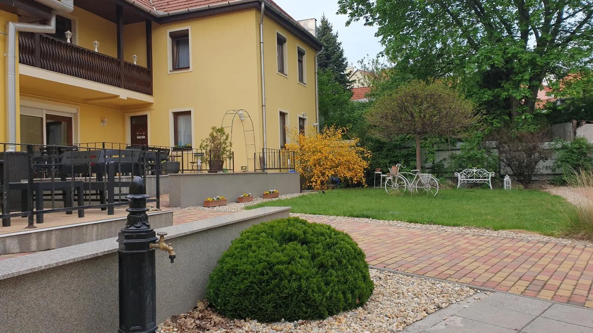Diofa Vendeghaz Apartment Eger