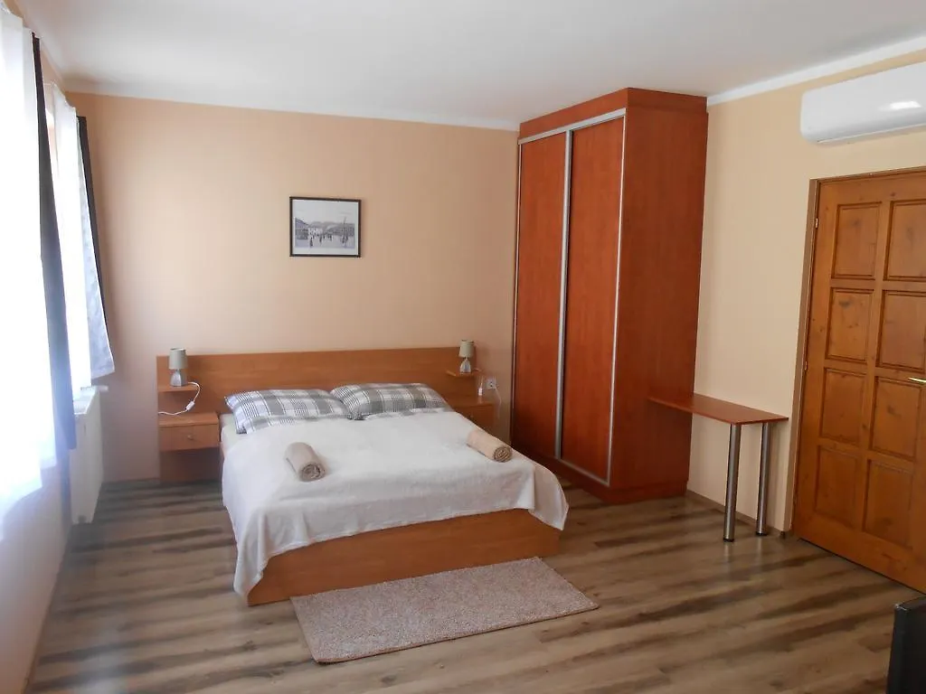 Diofa Vendeghaz Apartment Eger 0*,