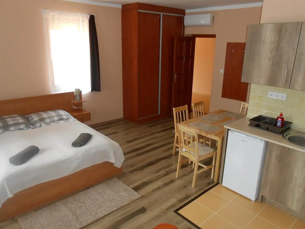 Diofa Vendeghaz Apartment Eger