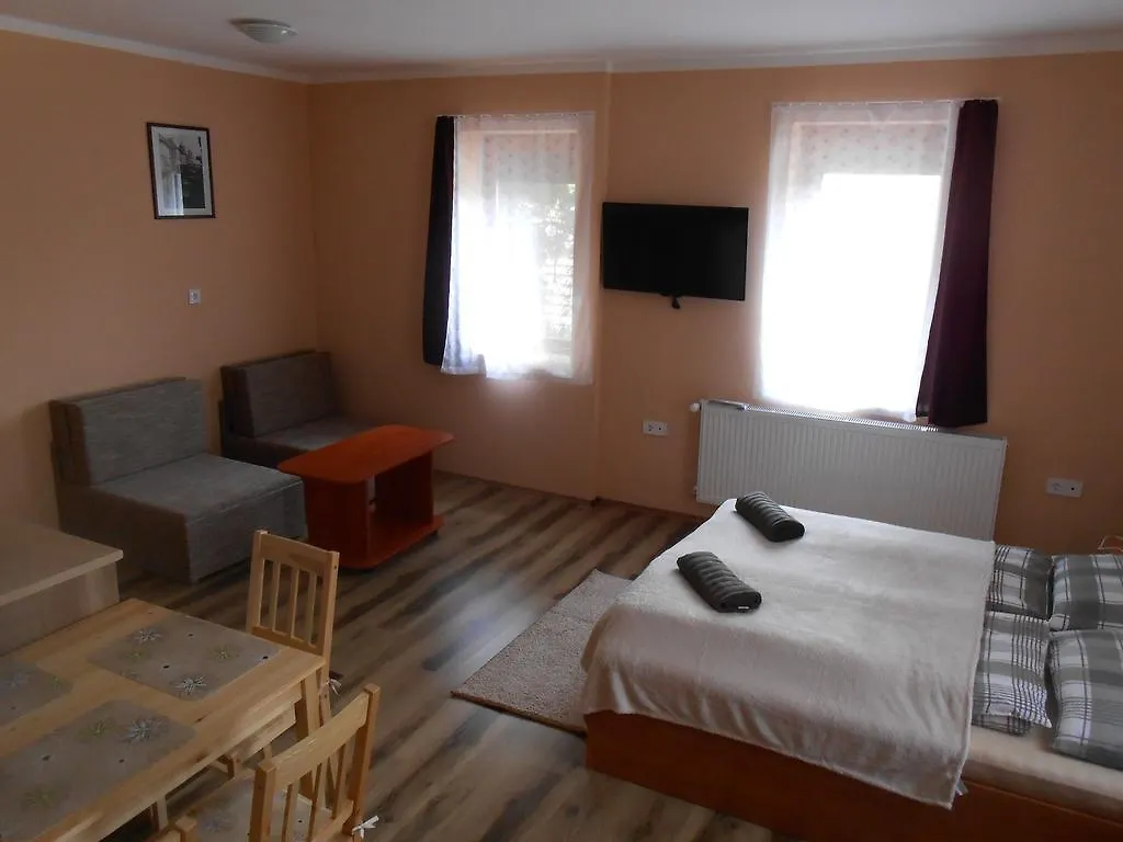 Diofa Vendeghaz Apartment Eger