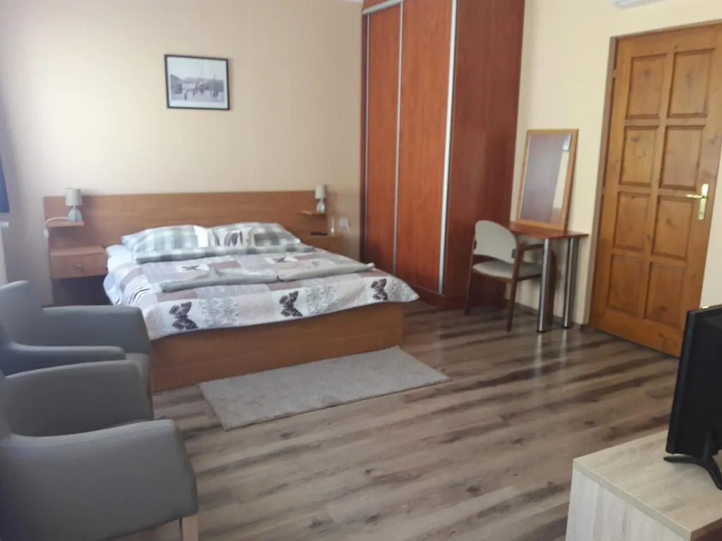 Diofa Vendeghaz Apartment Eger